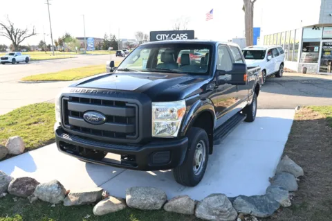 Black 2015 Ford F-250 Super Duty XL for sale in Troy, MI
