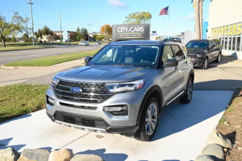 Silver 2022 Ford Explorer XLT for sale in Troy, MI