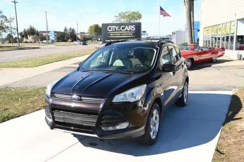 Brown 2013 Ford Escape SE for sale in Troy, MI