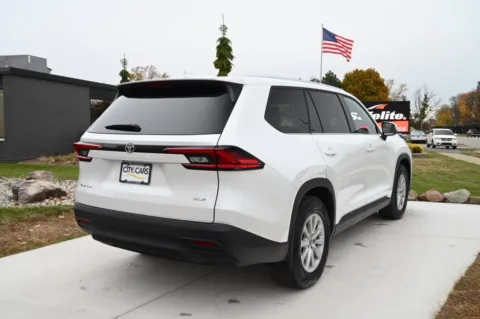 More photos of 2025 Toyota Grand Highlander Hybrid XLE at City of Cars, MI