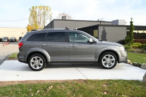 More photos of 2013 Dodge Journey Crew at City of Cars, MI