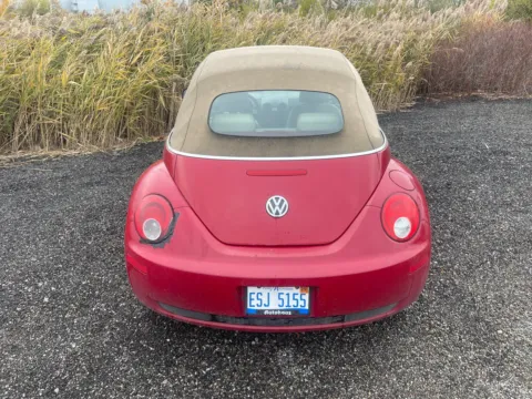 More photos of 2006 Volkswagen New Beetle 2.5 at City of Cars, MI