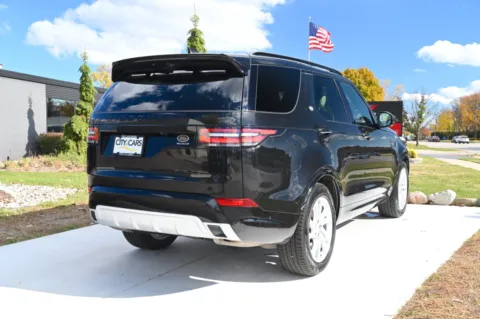 More photos of 2019 Land Rover Discovery HSE at City of Cars, MI
