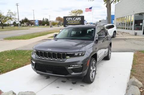 Gray 2023 Jeep Grand Cherokee Limited 4x4 for sale in Troy, MI