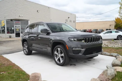Another view of 2023 Jeep Grand Cherokee Limited 4x4 for sale in Troy, MI at City of Cars