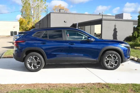 More photos of 2024 Chevrolet Trax FWD LT at City of Cars, MI