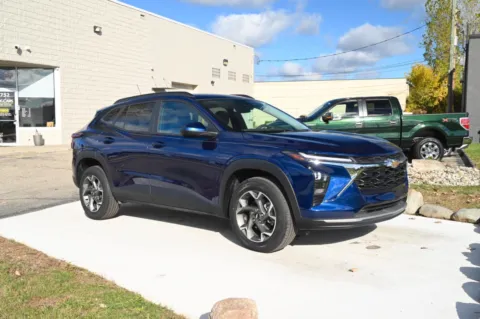 Another view of 2024 Chevrolet Trax FWD LT for sale in Troy, MI at City of Cars