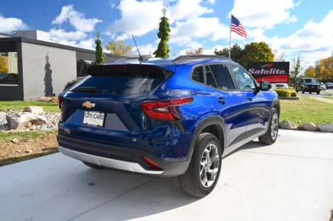 More photos of 2024 Chevrolet Trax FWD LT at City of Cars, MI