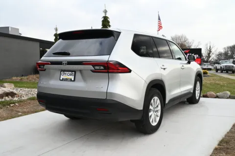 More photos of 2025 Toyota Grand Highlander Hybrid XLE at City of Cars, MI