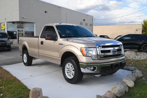 Another view of 2014 Ford F-150 XLT for sale in Troy, MI at City of Cars