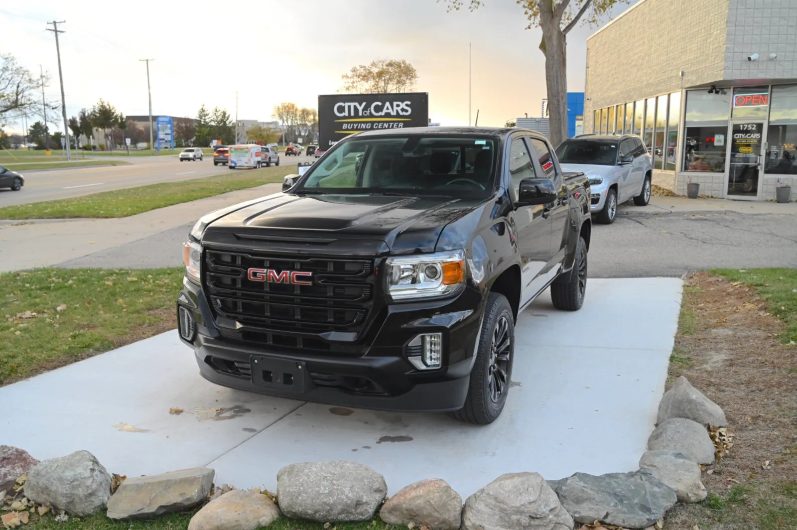2022 GMC Canyon 4WD Crew Cab Short Box Elevation