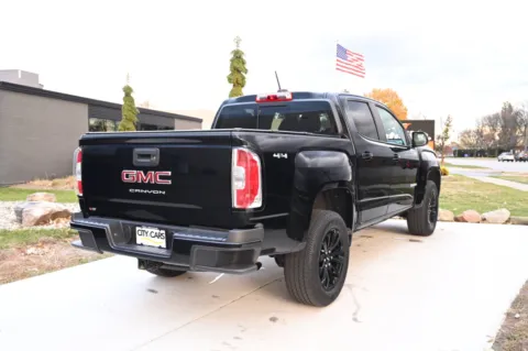 More photos of 2022 GMC Canyon 4WD Crew Cab Short Box Elevation at City of Cars, MI