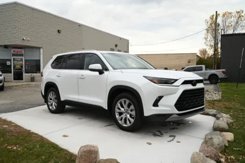 Another view of 2025 Toyota Grand Highlander Hybrid Limited for sale in Troy, MI at City of Cars