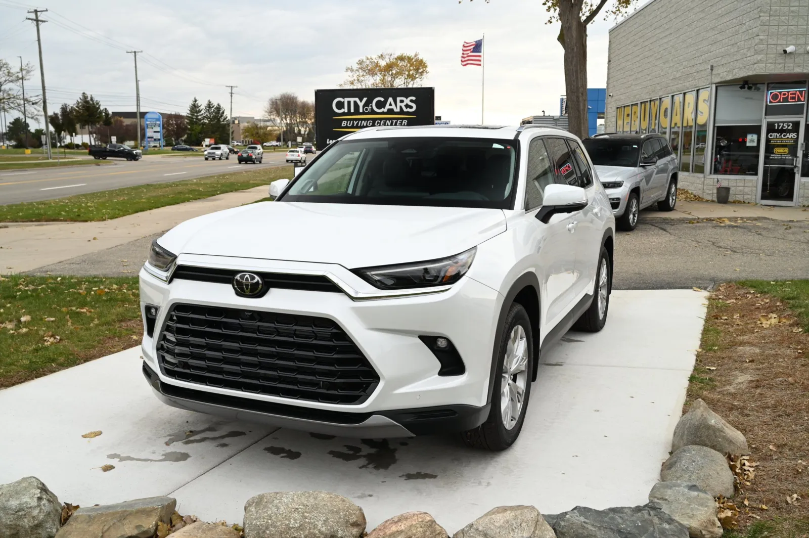 White 2025 Toyota Grand Highlander Hybrid Limited for sale in Troy, MI