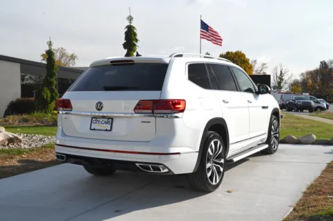 More photos of 2021 Volkswagen Atlas V6 SEL Premium R-Line 4Motion at City of Cars, MI