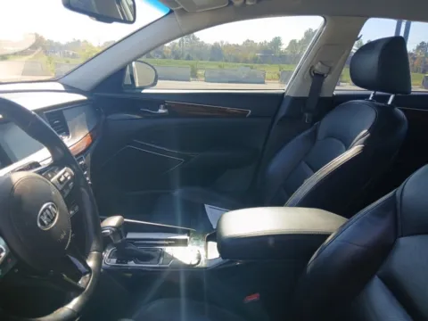 More photos of 2017 Kia Cadenza Premium at Auto Solutions, TN