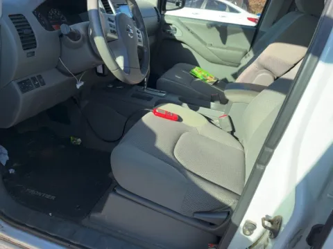 More photos of 2014 Nissan Frontier SV at Auto Solutions, TN