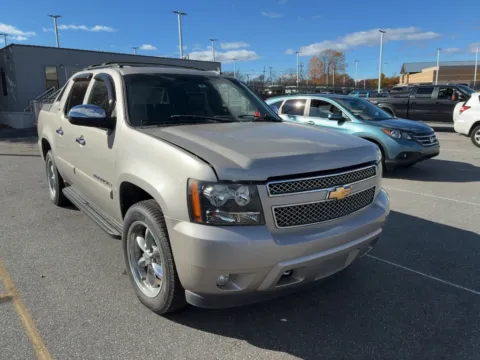 Photos of 2008 Chevrolet Avalanche 1500 LTZ for sale in Maryville, TN at Auto Solutions