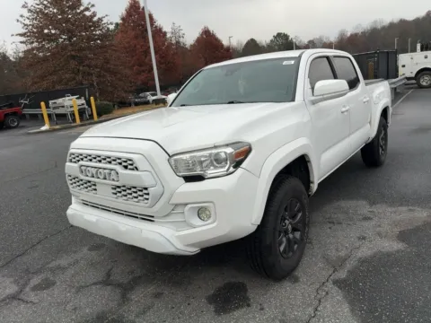 White 2020 Toyota Tacoma SR5 for sale in Maryville, TN