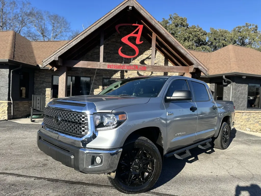 2018 Toyota Tundra SR5's photo