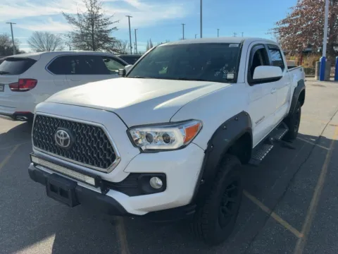 White 2017 Toyota Tacoma SR5 for sale in Maryville, TN