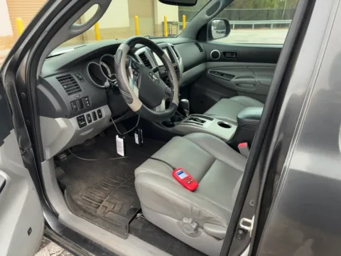 More photos of 2014 Toyota Tacoma at Auto Solutions, TN