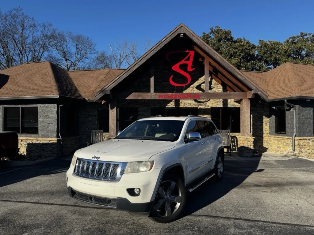 White 2012 Jeep Grand Cherokee Overland for sale in Maryville, TN