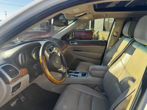 More photos of 2012 Jeep Grand Cherokee Overland at Auto Solutions, TN