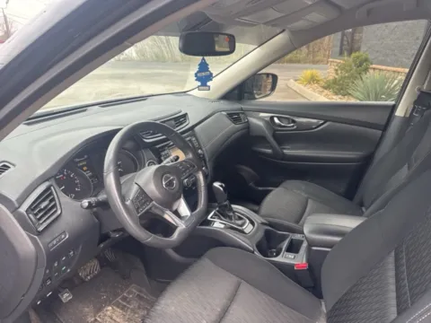 More photos of 2017 Nissan Rogue SV at Auto Solutions, TN