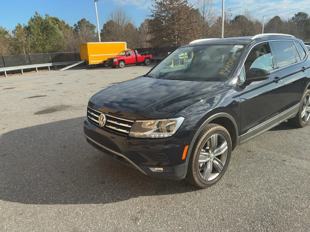 2020 Volkswagen Tiguan SEL's photo