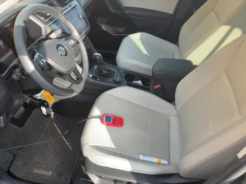 More photos of 2020 Volkswagen Tiguan 2.0T SEL at Auto Solutions, TN