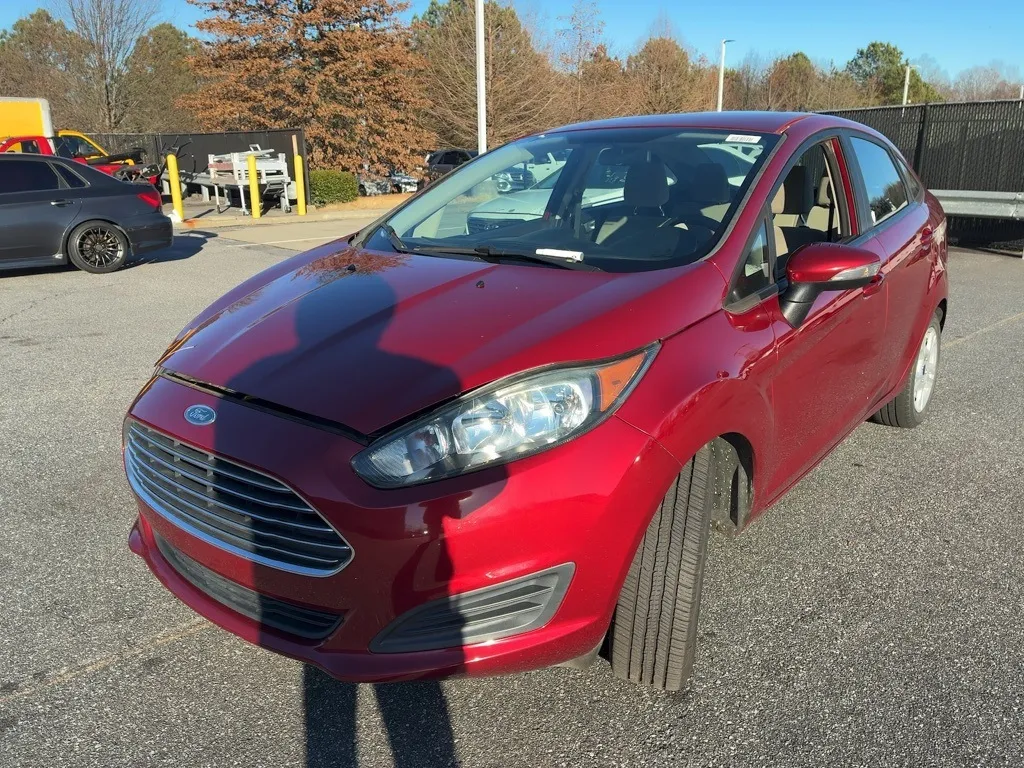 Red 2016 Ford Fiesta SE for sale in Maryville, TN