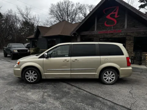 Photos of 2011 Chrysler Town & Country Touring-L for sale in Maryville, TN at Auto Solutions