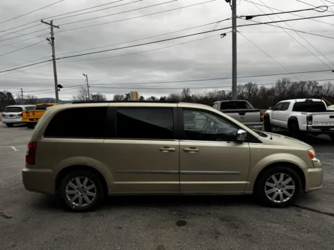 More photos of 2011 Chrysler Town & Country Touring-L at Auto Solutions, TN