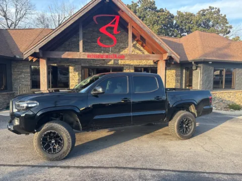 Black 2017 Toyota Tacoma SR for sale in Maryville, TN