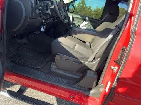 More photos of 2013 Chevrolet Silverado 1500 LT at Auto Solutions, TN