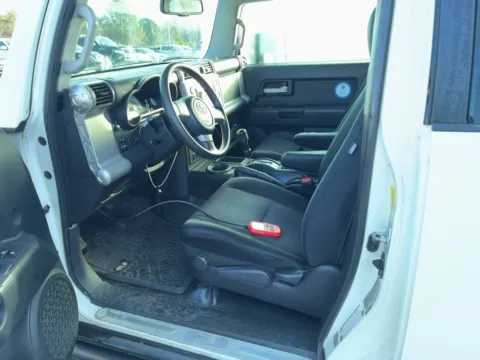 More photos of 2010 Toyota FJ Cruiser at Auto Solutions, TN