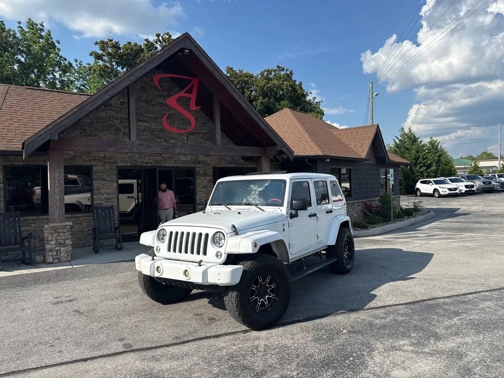 2015 Jeep Wrangler Unlimited Sahara for sale in Maryville, TN