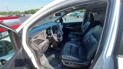 More photos of 2017 Toyota Sienna SE at Auto Solutions, TN