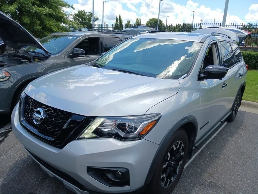 Silver 2020 Nissan Pathfinder SL for sale in Maryville, TN