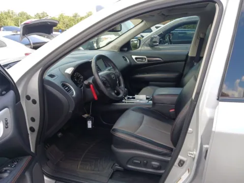 More photos of 2020 Nissan Pathfinder SL at Auto Solutions, TN
