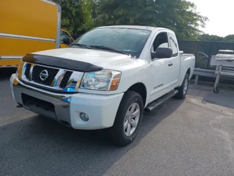 White 2014 Nissan Titan SV for sale in Maryville, TN