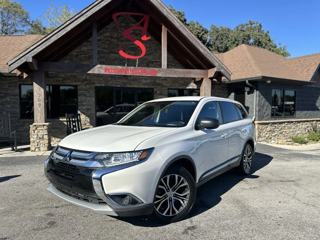 2017 Mitsubishi Outlander ES