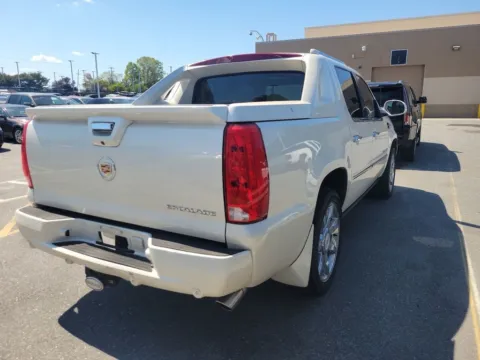 Another view of 2013 Cadillac Escalade EXT Premium for sale in Maryville, TN at Auto Solutions