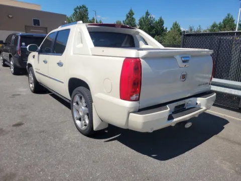 More photos of 2013 Cadillac Escalade EXT Premium at Auto Solutions, TN