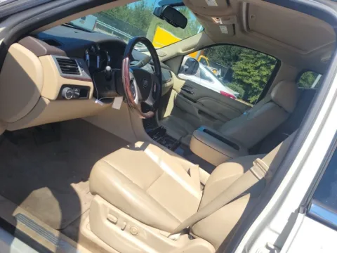 More photos of 2013 Cadillac Escalade EXT Premium at Auto Solutions, TN