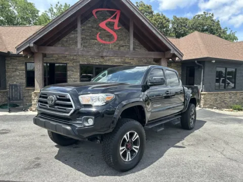 Black 2019 Toyota Tacoma SR5 for sale in Maryville, TN