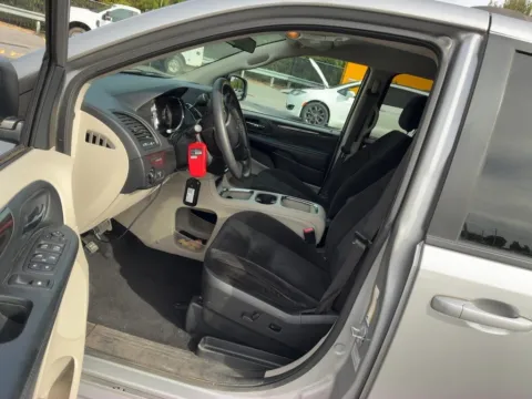 More photos of 2016 Dodge Grand Caravan SXT at Auto Solutions, TN
