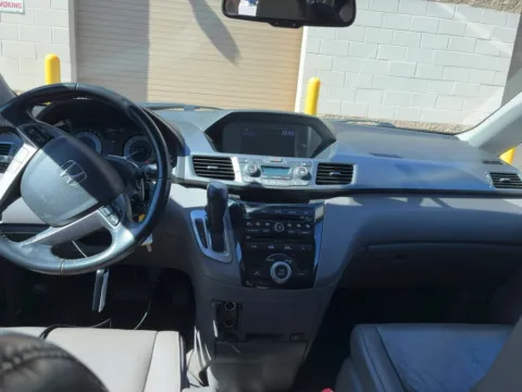 More photos of 2013 Honda Odyssey EX-L at Auto Solutions, TN
