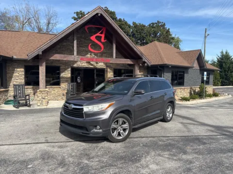 Black 2015 Toyota Highlander for sale in Maryville, TN